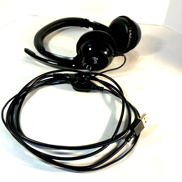 Logitech Black Wired Headset with USB Connection Model A00086 - Picture 3 of 6